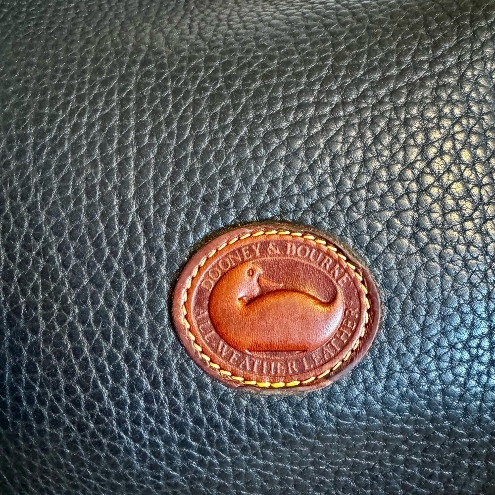 *Summer Clear Out* Dooney & Bourke Navy and Tan AWL Shoulder Bag - Picture 2 of 9